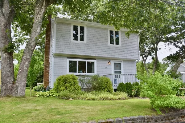 25 Agawam Beach Rd, Wareham, MA 02571