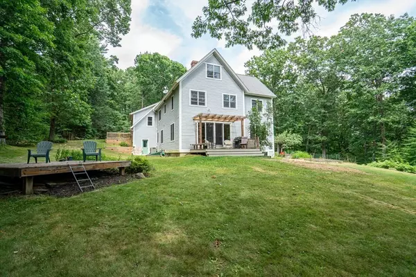 Leverett, MA 01054,16 Long Hill Rd