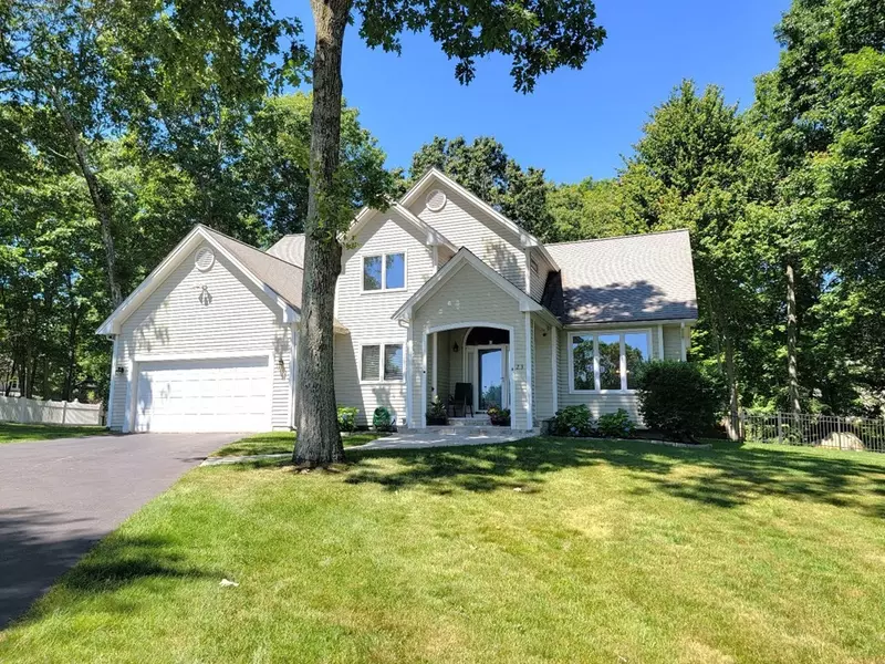 23 Blue Jay Lane, Ashland, MA 01721