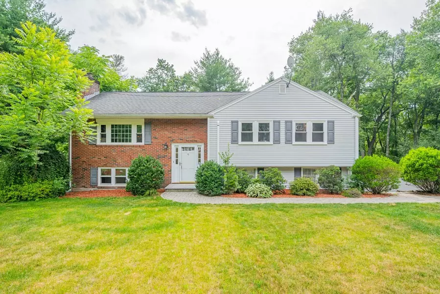 16 Old Stagecoach Rd, Bedford, MA 01730