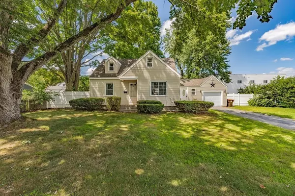 26 Harvey Johnson Dr, Agawam, MA 01001