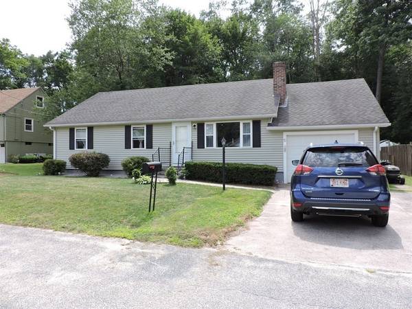 5 Elizabeth Street, Dudley, MA 01571