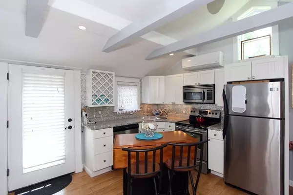 Wareham, MA 02571,3 Maple Street #4