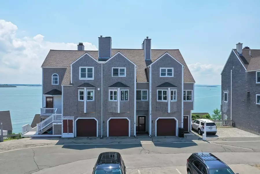 18 Spinnaker Hill #18, Hull, MA 02045