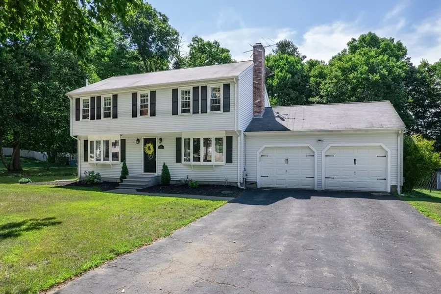 33 Forest View Dr, Millville, MA 01529