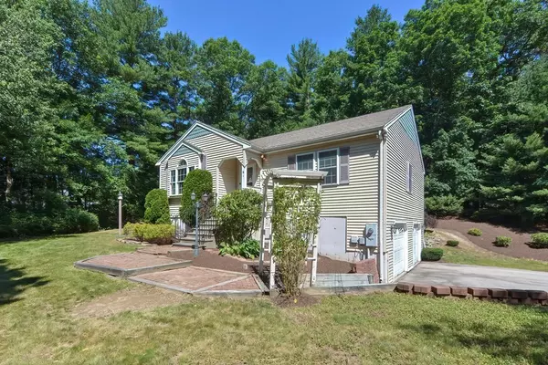 Webster, MA 01570,21 Douglas Rd