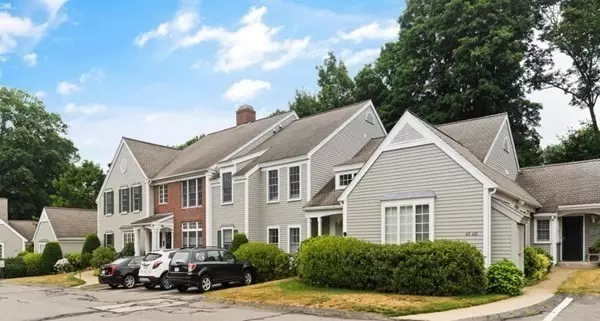 Wenham, MA 01984,408 Old Country Road #408