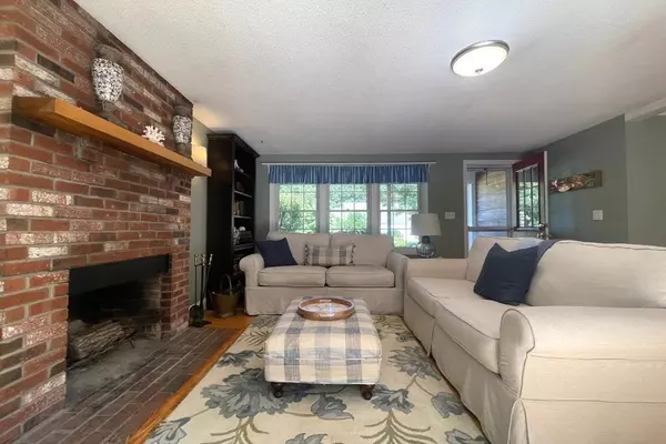 Barnstable, MA 02635,140 Cap'n Samadrus Road