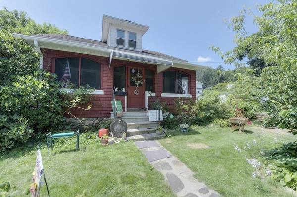 4 Pleasant Ter, Ware, MA 01082