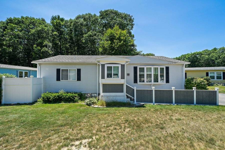 8 Birch St, Rockland, MA 02370