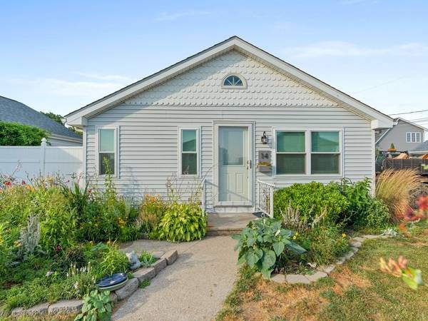 14 Ripley, Somerset, MA 02725