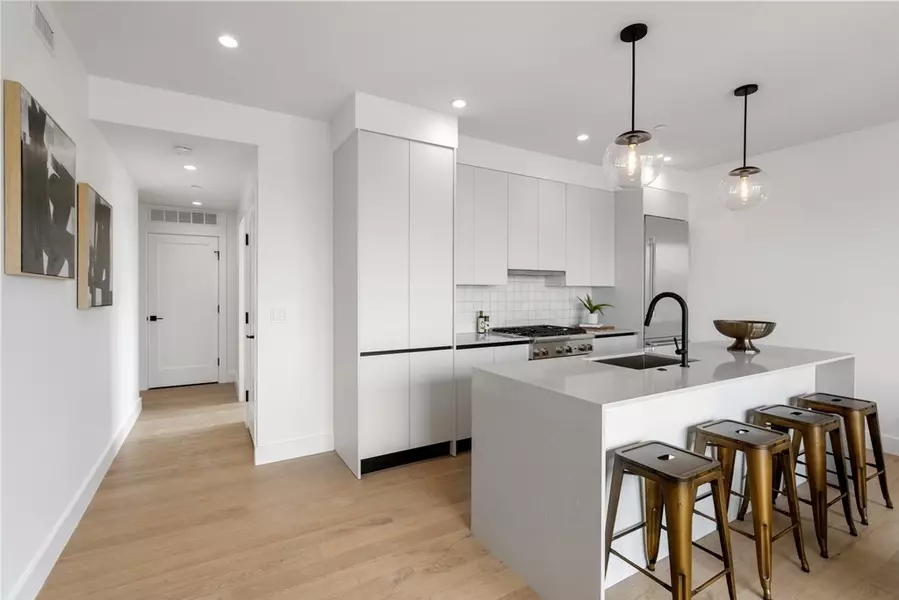 472 W Broadway #202, Boston, MA 02127