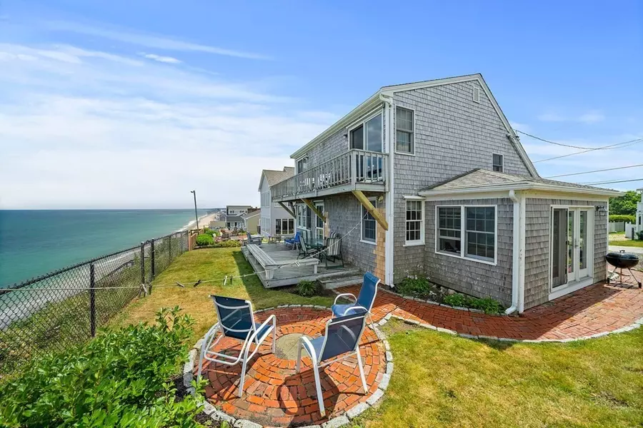 34 Cliff Rd S, Scituate, MA 02066