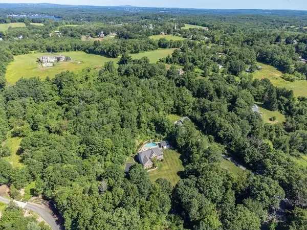 Sutton, MA 01590,38 Bond Hollow Rd