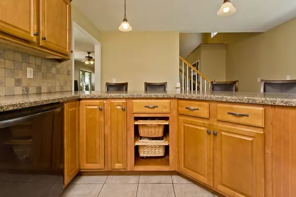 East Longmeadow, MA 01028,27 Maryland St