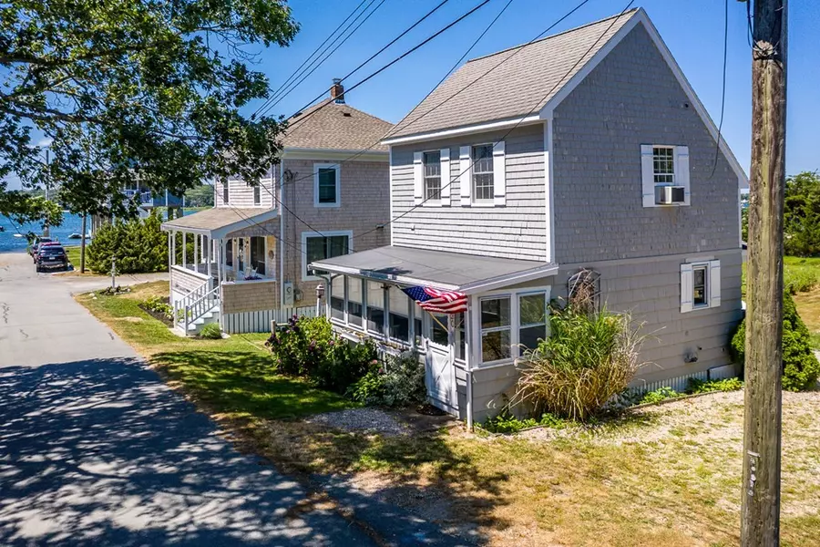 30 Massasoit Ave, Bourne, MA 02559