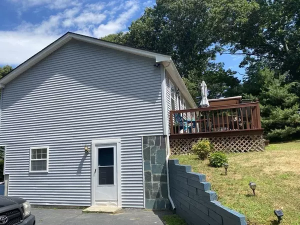 Swansea, MA 02777,353 Reed Rd