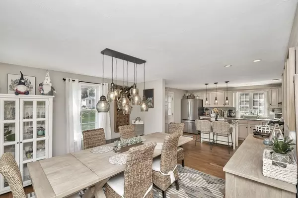 84 Oak St, Bridgewater, MA 02324
