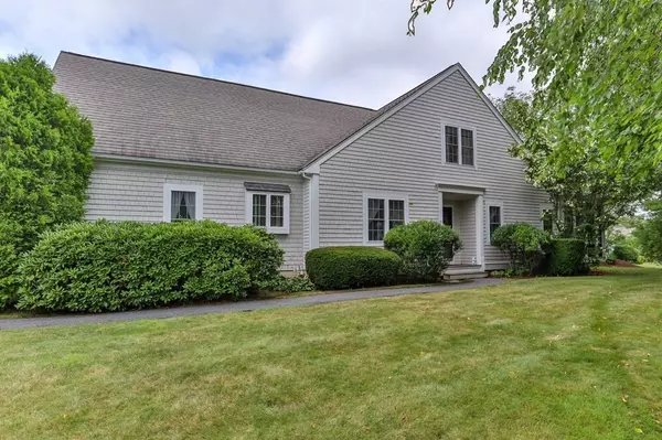 31 Stratford Ridge #31, Mashpee, MA 02649