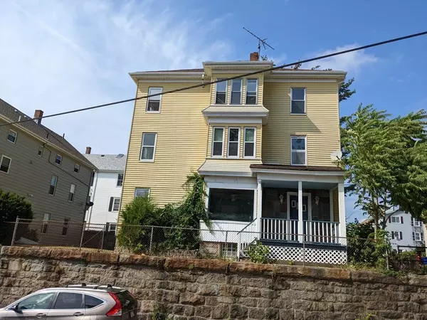 92 Ballard St, Fall River, MA 02720