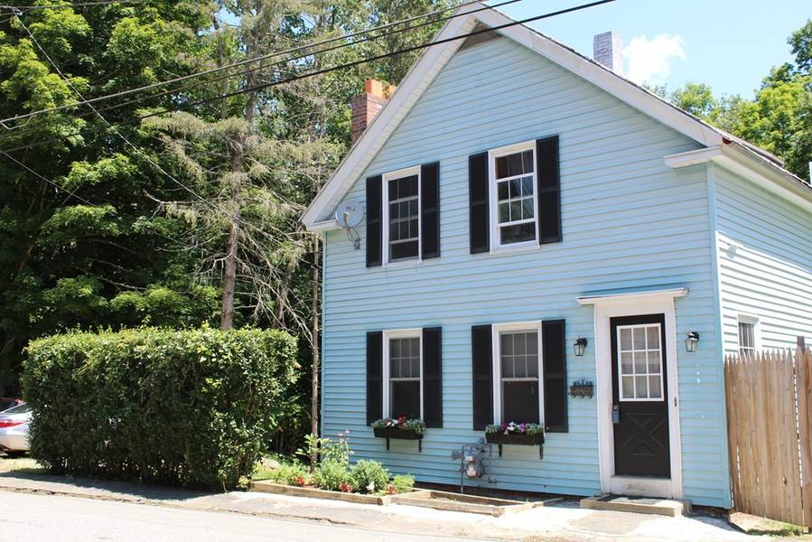 14 Bell St, North Brookfield, MA 01535