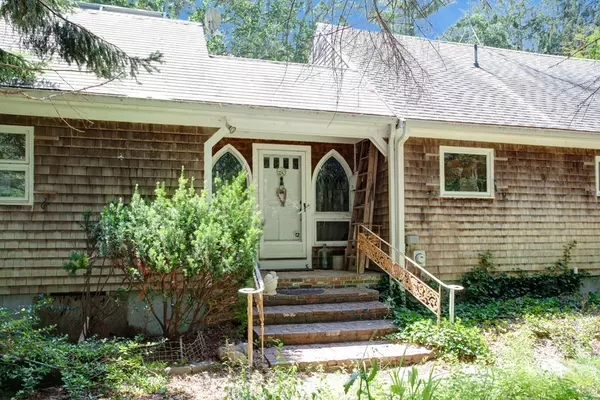 Brewster, MA 02631,82 Captain Perry Rd