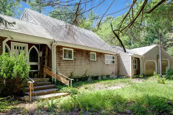 Brewster, MA 02631,82 Captain Perry Rd