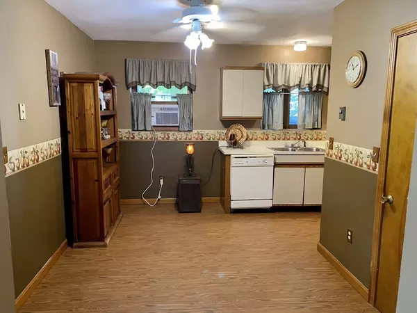 Fall River, MA 02720,195 Crescent St #1