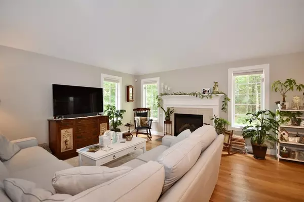 Falmouth, MA 02536,29 Longshank Cir