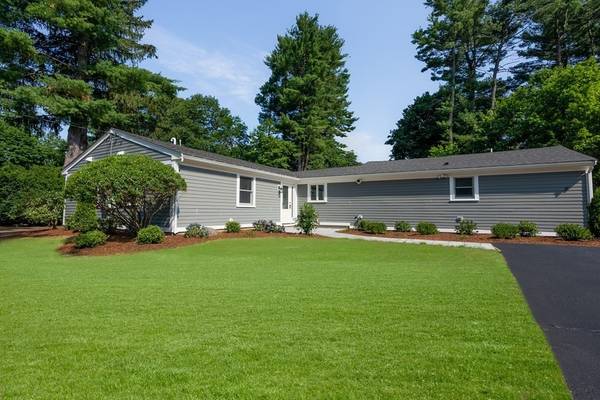 8 Richard Rd, Wayland, MA 01778