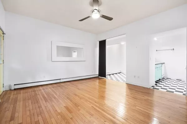 Gloucester, MA 01930,274 Main St #3