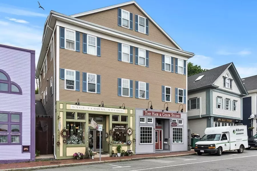 274 Main St #3, Gloucester, MA 01930