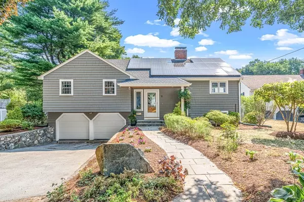 31 Cranmore Lane, Melrose, MA 02176