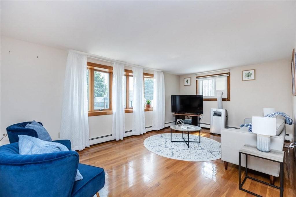 Peabody, MA 01960,28 Rainbow Cir