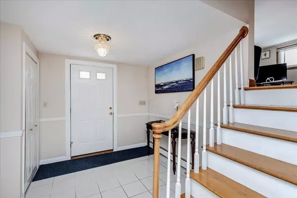 Peabody, MA 01960,28 Rainbow Cir