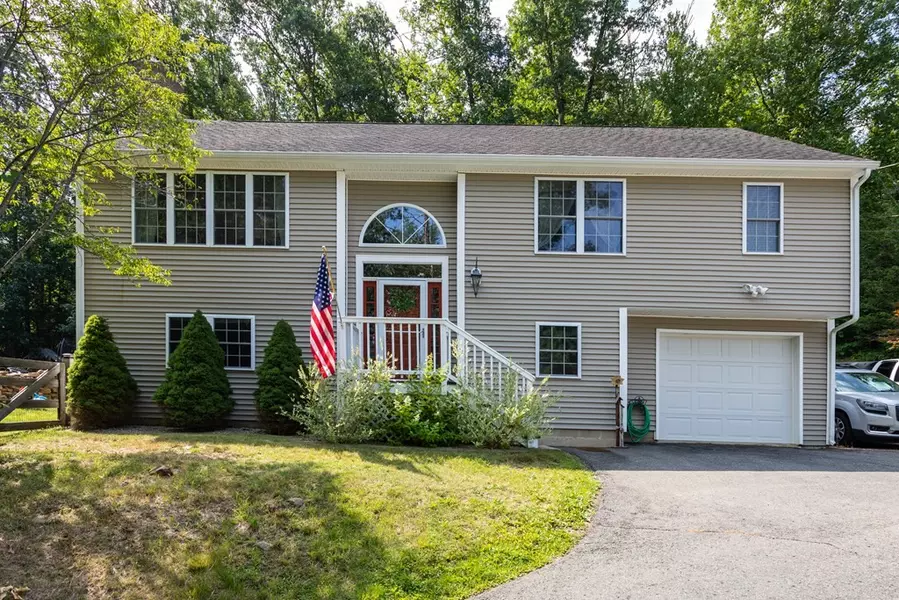 9 Park Rd, Holland, MA 01521