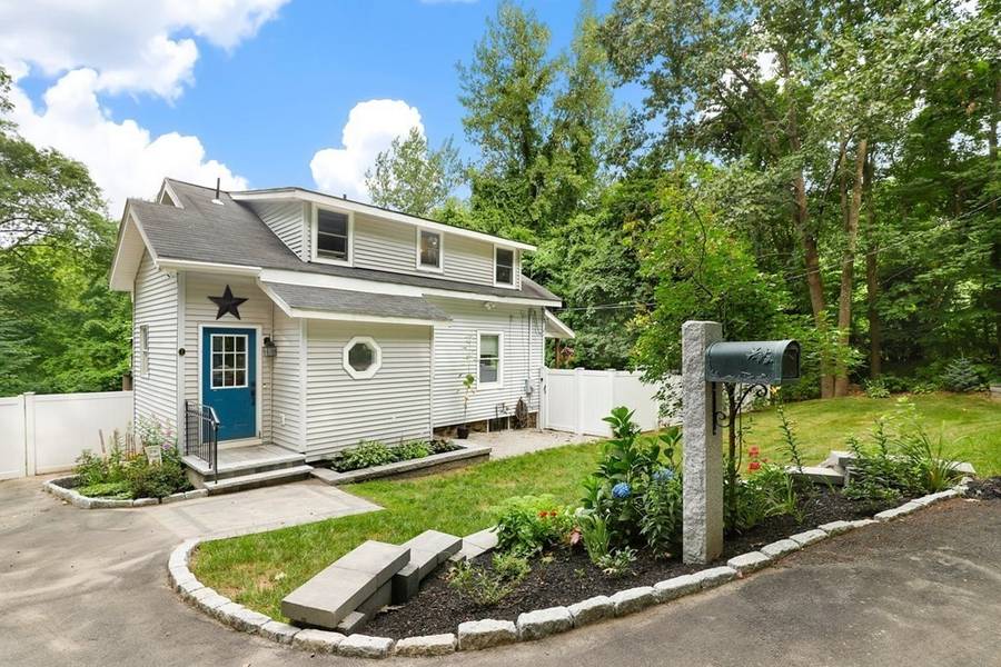 1 Lane Ave, Holden, MA 01520