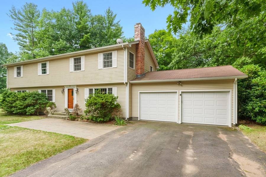 44 Indian Spring Rd, East Longmeadow, MA 01028