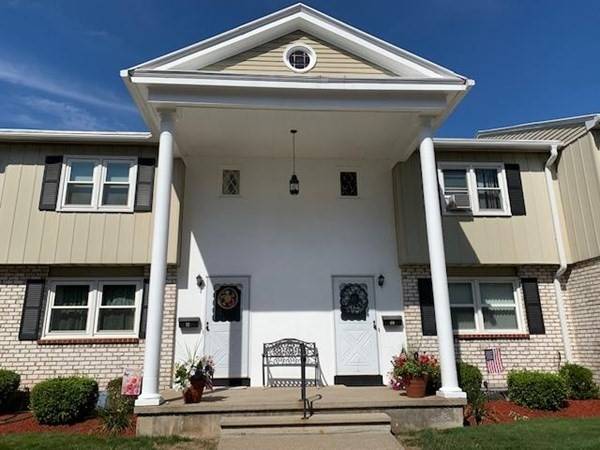 71 Yorktown Ct #71, Chicopee, MA 01020