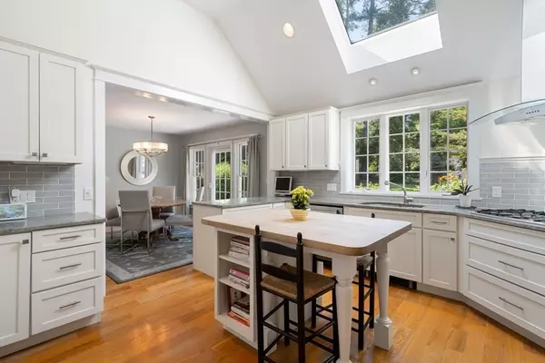 Cohasset, MA 02025,7 Holly Lane