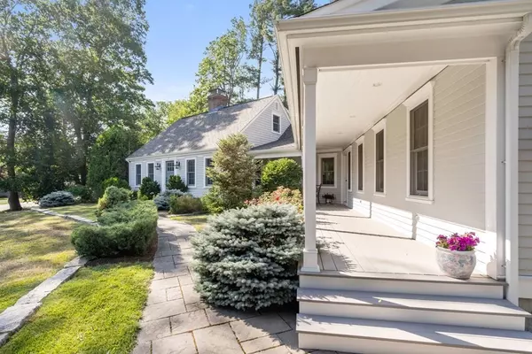 Cohasset, MA 02025,7 Holly Lane