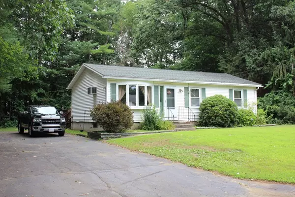 9 Hancock Ln, Greenfield, MA 01301