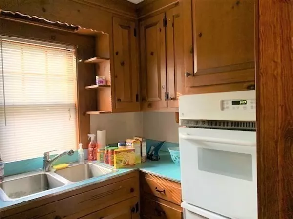 Hamilton, MA 01982,58 Union Street