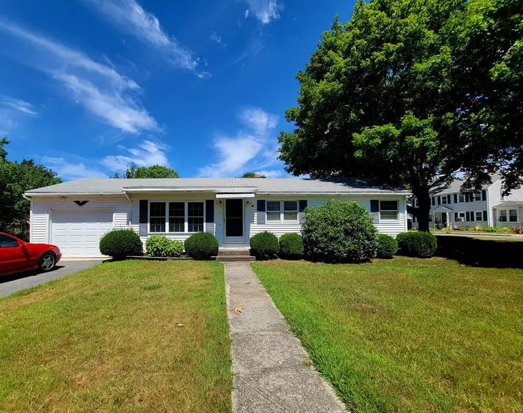 3 Beverly Ave, Uxbridge, MA 01569