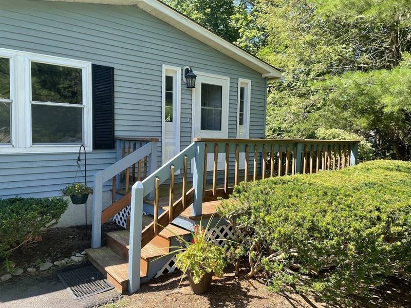 8 Evergreen Circle, Rockland, MA 02370