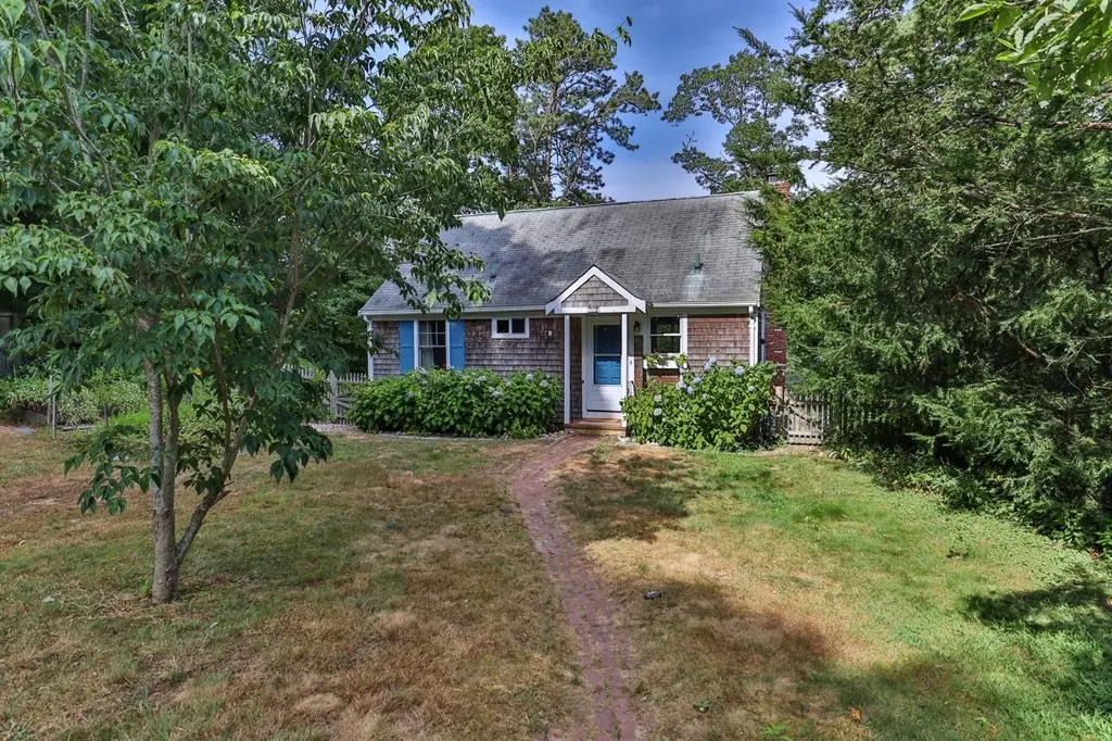 Falmouth, MA 02536,87 Pinecrest Beach Dr