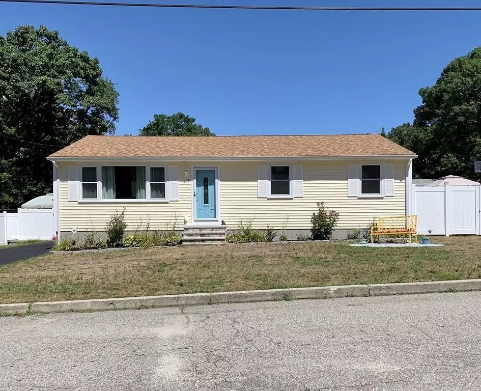 Acushnet, MA 02743,33 Oliveira Ave