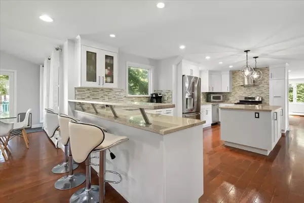 Nashua, NH 03063,9 Columbine Dr