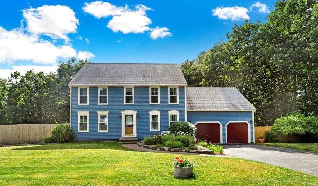 31 Mulberry Cir, Ayer, MA 01432