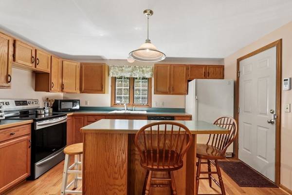 Ayer, MA 01432,31 Mulberry Cir